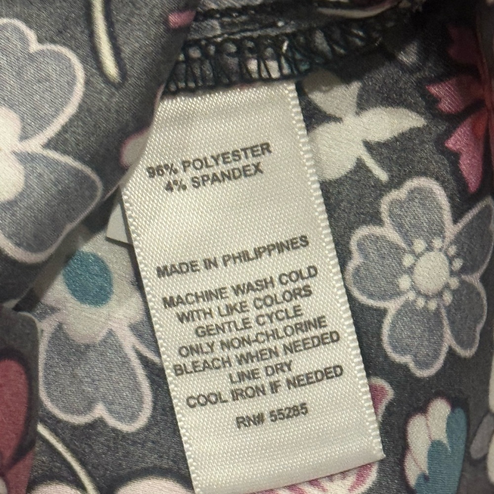 Express - Floral V-Neck Cap Sleeve Top - Picture 4 of 5
